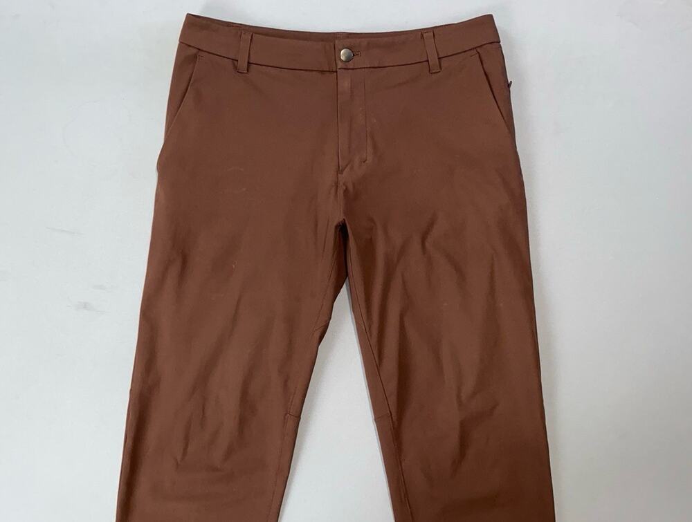 Lululemon LM5985S Men's Commission Classic Fit Chino Tech Pants. Brown, 32X31.